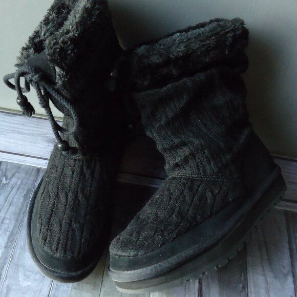 SIZE 7.5. Skechers Australia black knit ankle boots - Picture 1 of 16
